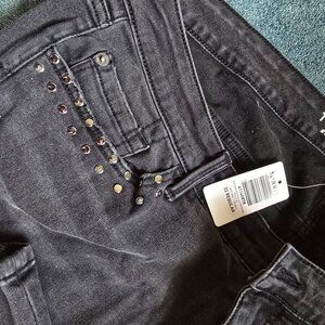 Skinny jeans with studs